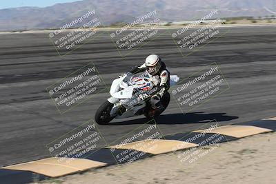 media/Jan-16-2026-CVMA Friday Practice (Fri) [[6f2bf47531]]/5-Racer 4-Trackday1/Session 2 (Bowl)/